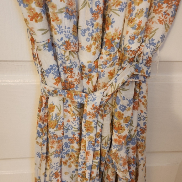 Floral Print Maxi Dress - Picture 6 of 11